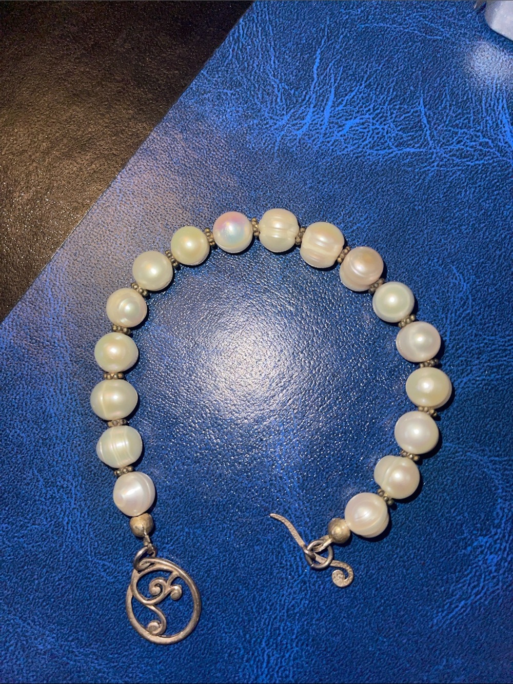 JBB Unmarked Sterling Silver clasp. White faux Pearl Bracelet w/Swirl Charm.8 in